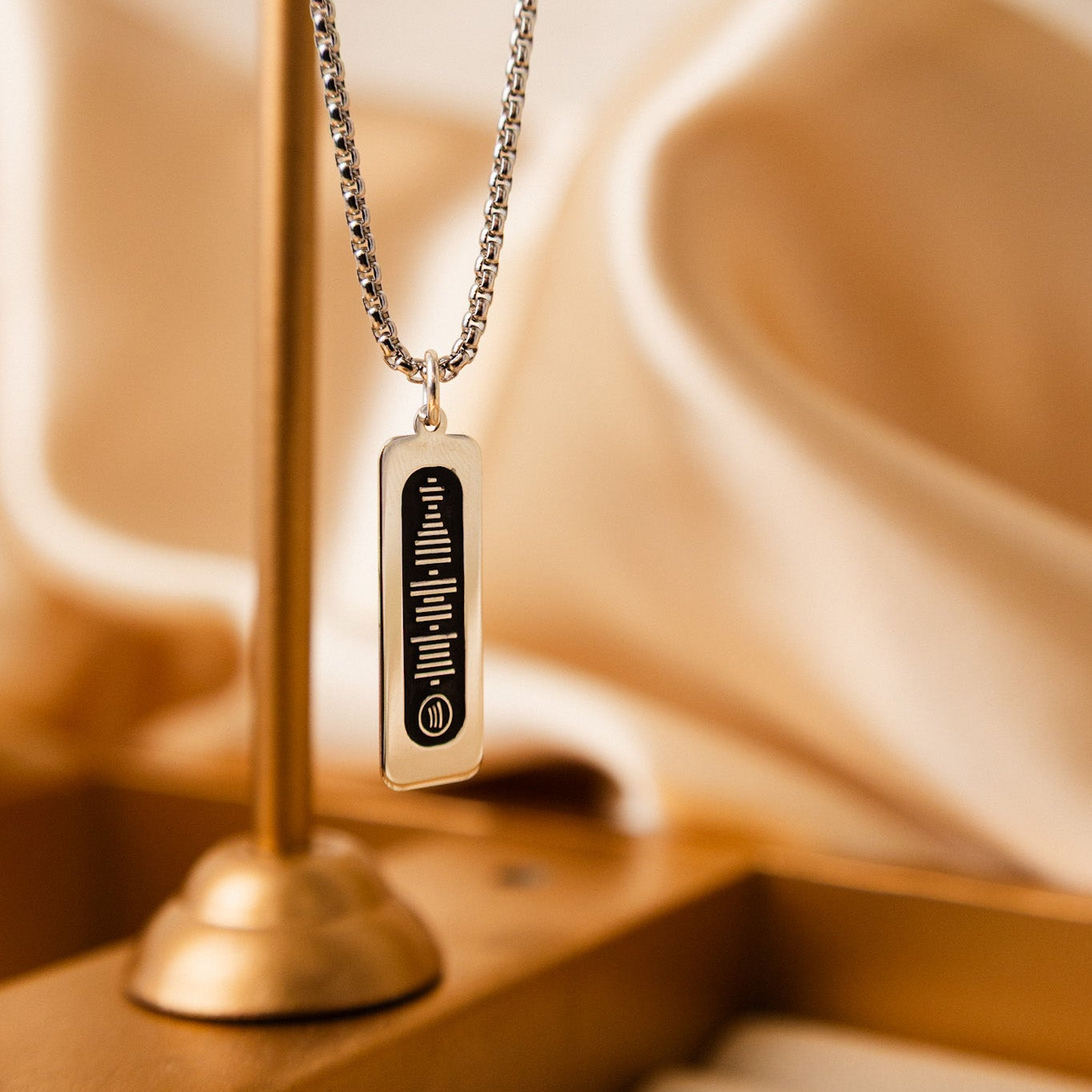 Fio Play Me em Prata - Personalizável com Música (60cm)