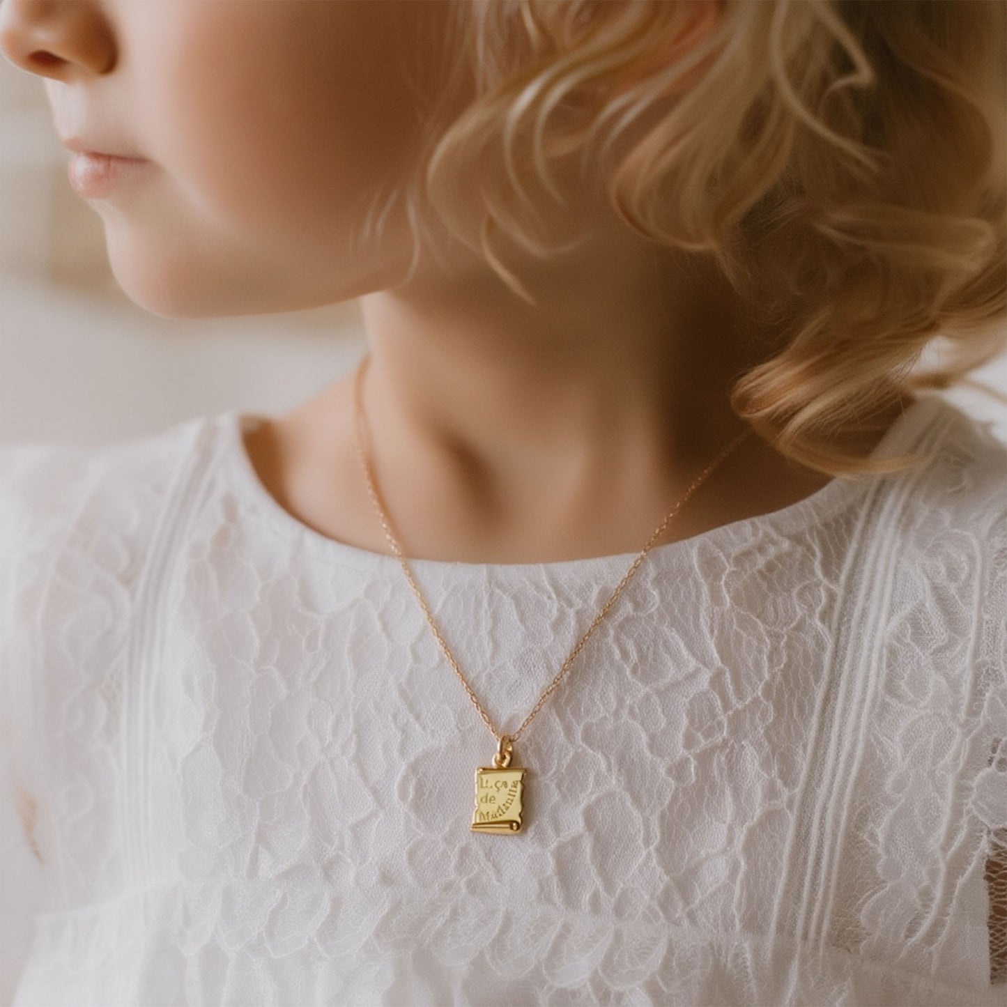 Fio em Ouro de 19kl com Medalha Lça de Madrinha