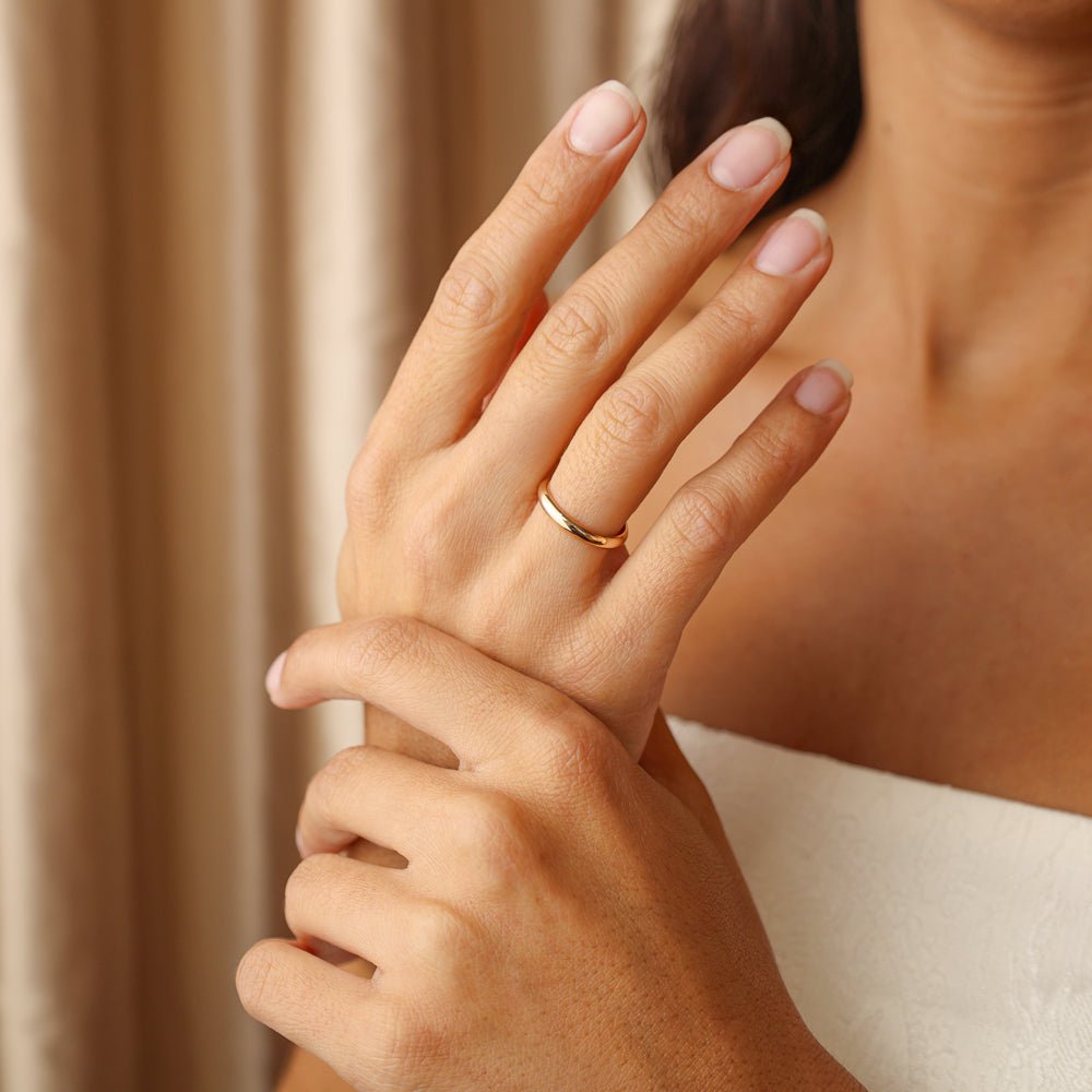 Aliança Meia Cana Amendoada em Ouro 19kl - 2.5mm (T11) - Loja do Ouro