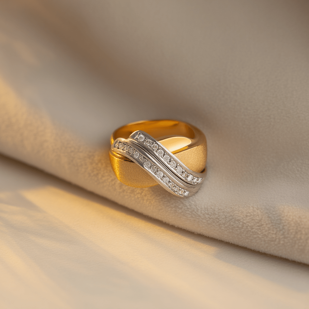 Anel Bicolor em Ouro 19kl com Diamantes (T17) - Loja do Ouro