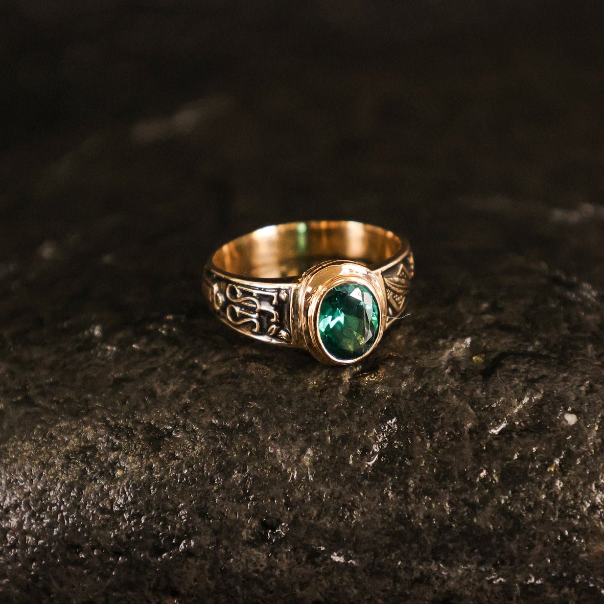 Anel de Curso Solicitadoria e Mediação em Ouro 19kl com Zircónia Verde (T15) - Loja do Ouro