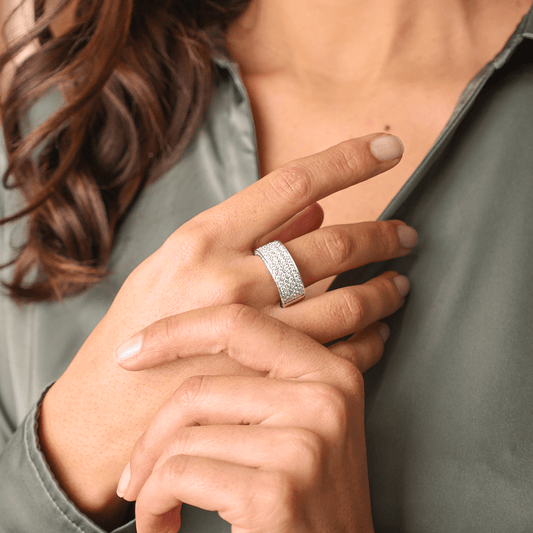 Anel em Ouro Branco 19kl com Diamantes (T21) - Loja do Ouro