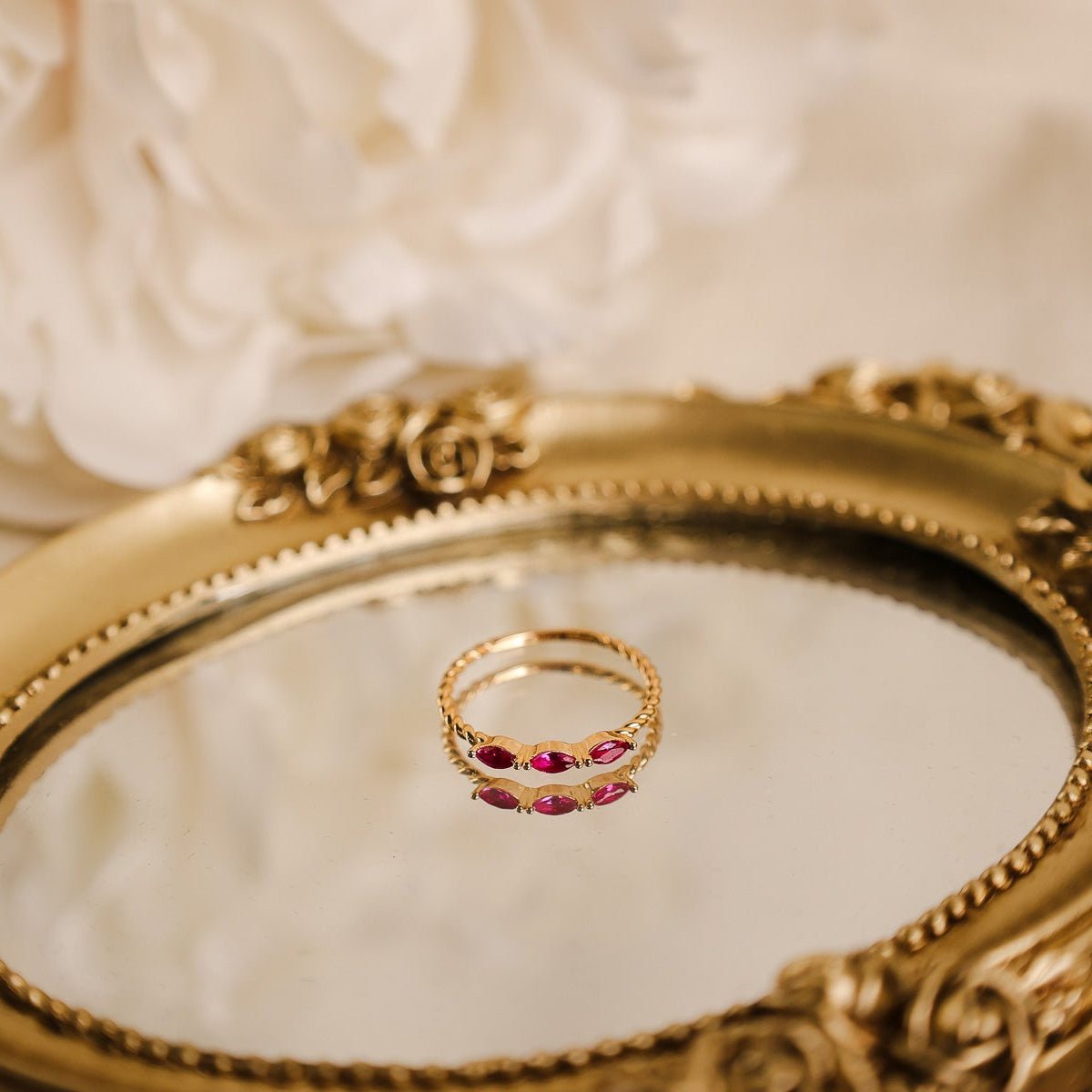 Anel Fino em Prata Dourada com Zircónias Rosa - Loja do Ouro