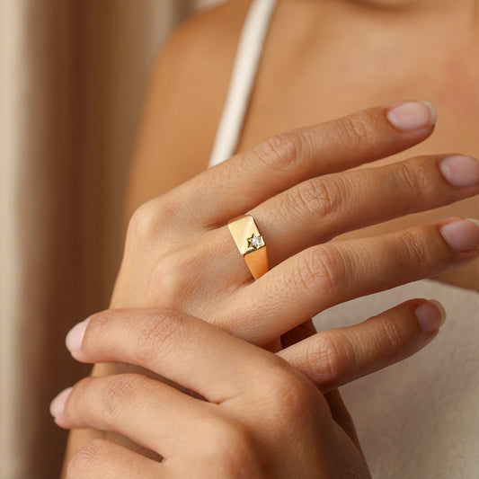 Anel Mesa Retangular em Ouro 19kl com Estrela e Zircónia (T26) - Loja do Ouro