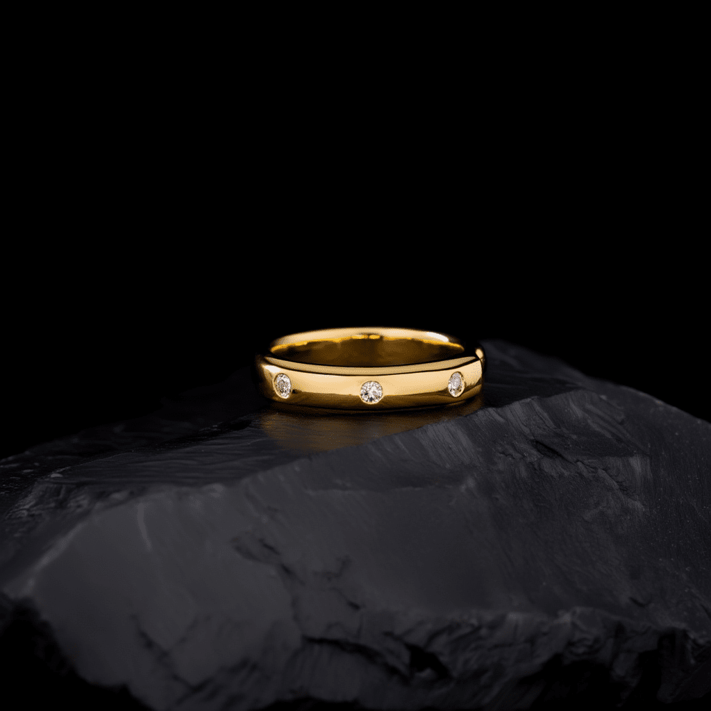 Anel Recortado em Ouro 19kl com Diamantes (T14) - Loja do Ouro