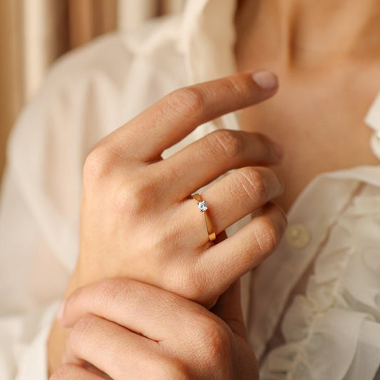 Anel Solitário em Ouro 19kl com Zircónia - Loja do Ouro