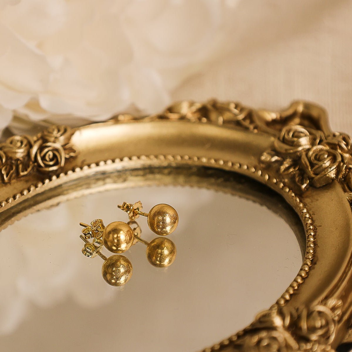 Brincos Bola Escovada em Ouro 19kl (8.1mm) - Loja do Ouro