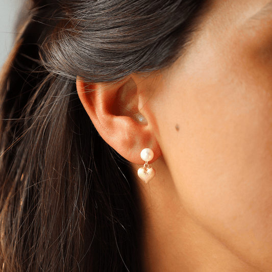 Brincos Coração em Prata Dourada com Pérola - Loja do Ouro