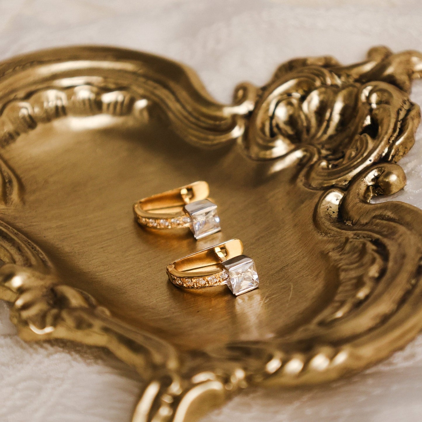 Brincos em Ouro Amarelo e Ouro Branco de 19kl com Zircónia Quadrada - Loja do Ouro