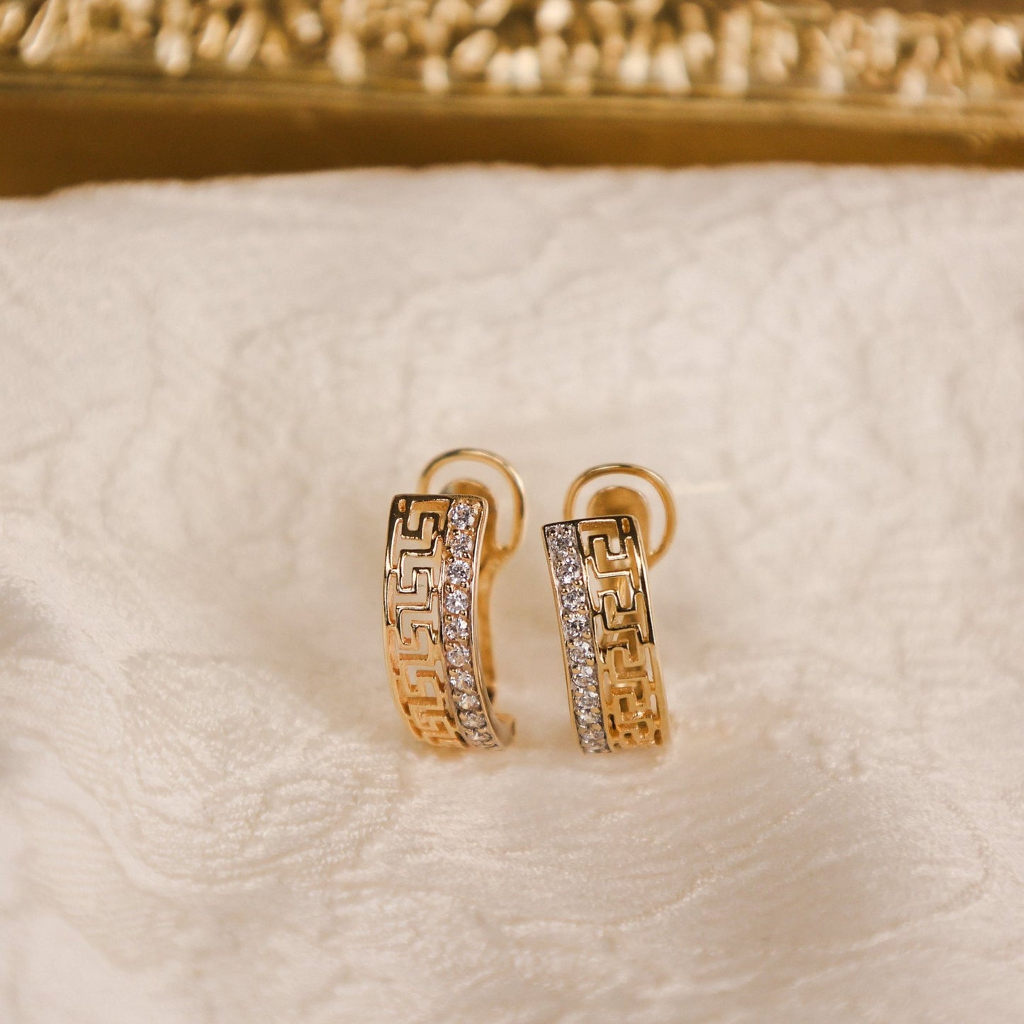 Brincos em Ouro Amarelo e Ouro Branco de 9kl com Motivos Geométricos e Zircónias - Loja do Ouro