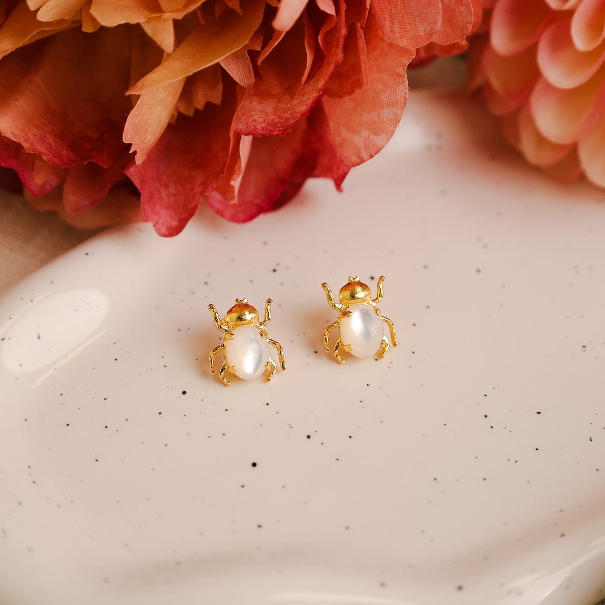 Brincos Escaravelho em Prata Dourada com Pedra Hidrotermal - Loja do Ouro