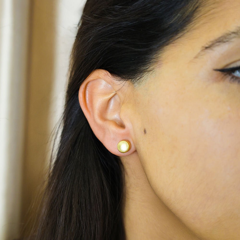 Brincos Escovados em Ouro 19kl (0.8cm) - Loja do Ouro