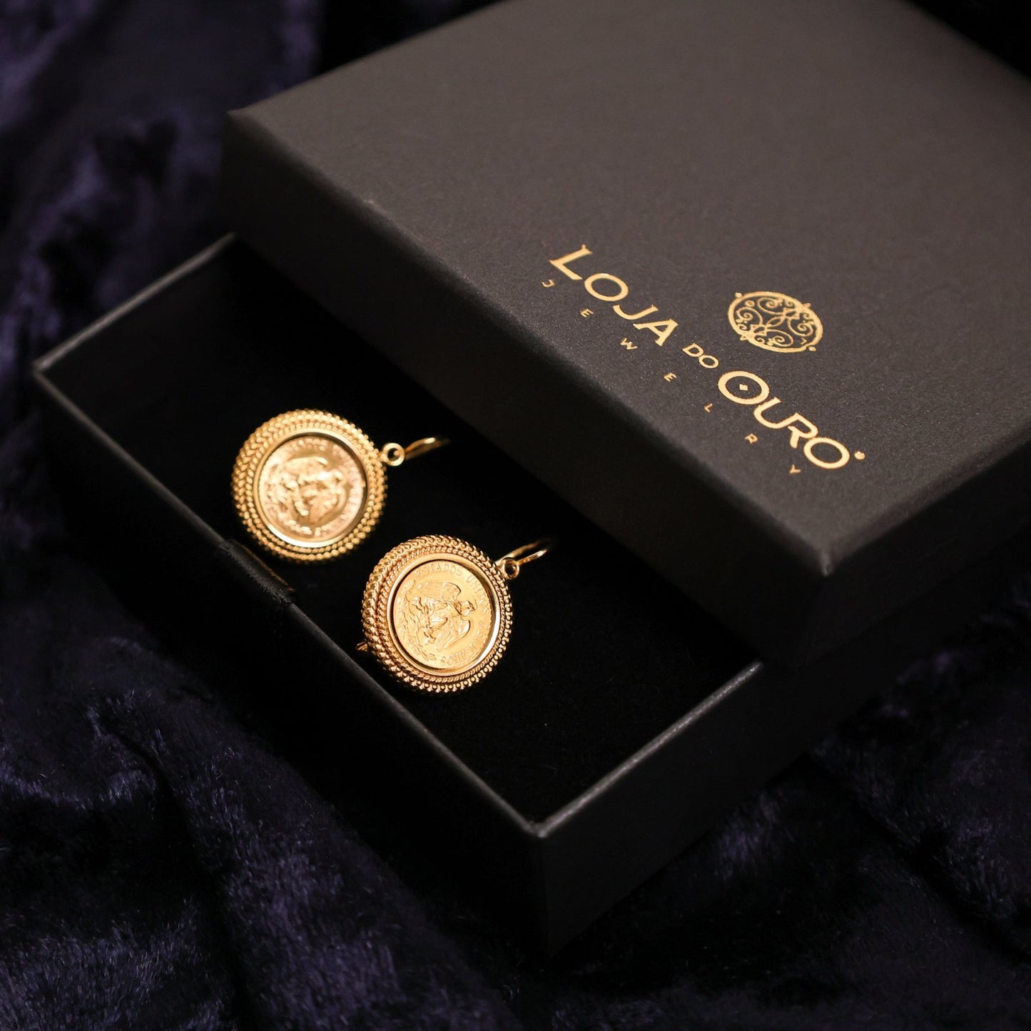 Brincos Redondos em Ouro 19kl com Moeda de Dois Pesos em Ouro 22kl - Loja do Ouro