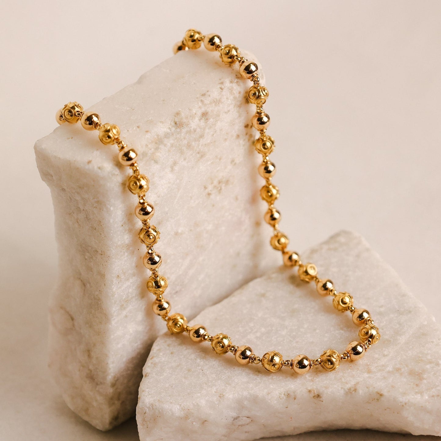 Colar Contas de Viana e Bolas Lisas em Ouro 19kl (41cm) - Loja do Ouro