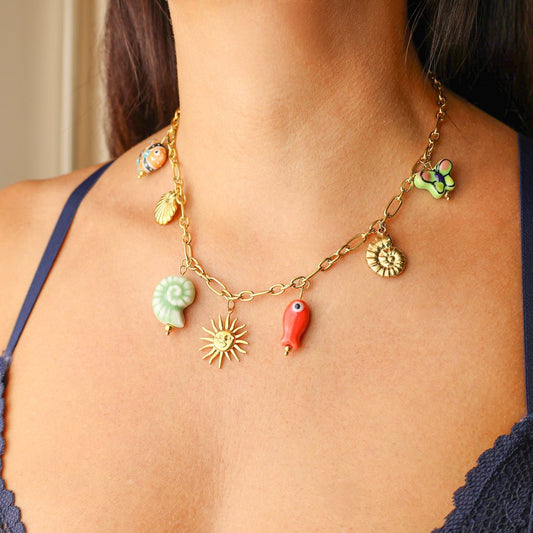 Colar Doris em Aço Dourado com Pendentes Verão - Loja do Ouro