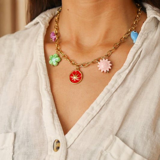 Colar Tropical em Aço Dourado com Pendentes Multicoloridos - Loja do Ouro