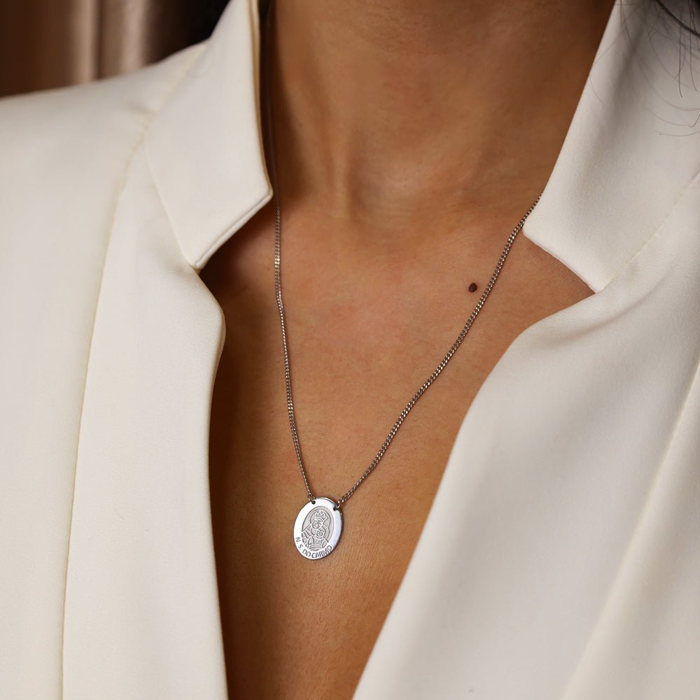 Escapulário Oval em Prata com Medalhas Religiosas - Loja do Ouro