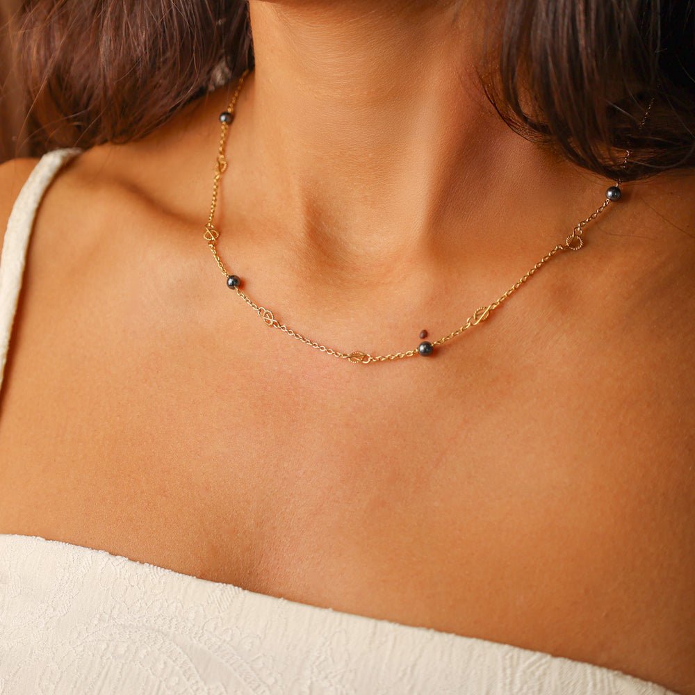 Fio com Elos Infinitos em Ouro 19kl e Pedras Cinza Metalizadas (45cm) - Loja do Ouro