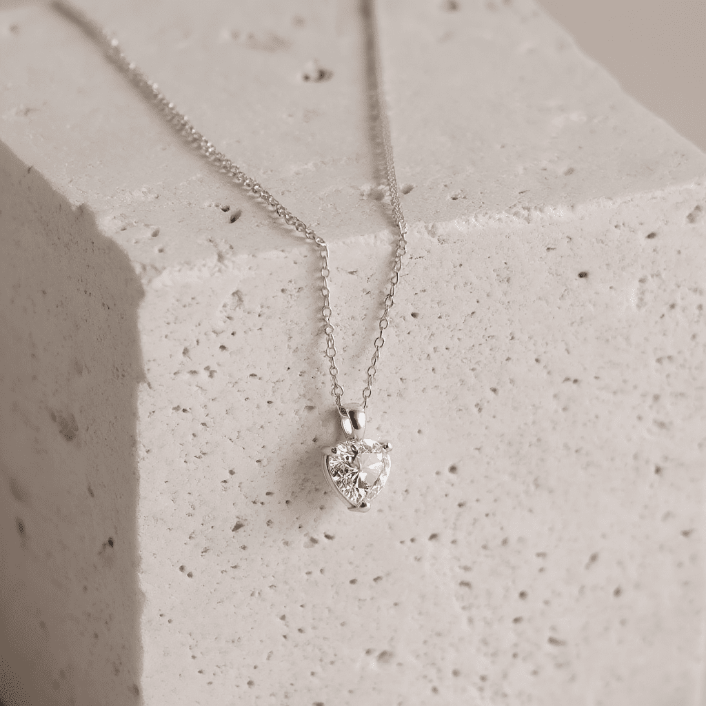 Fio em Prata com Zircão Talhe Coração (45cm) - Loja do Ouro