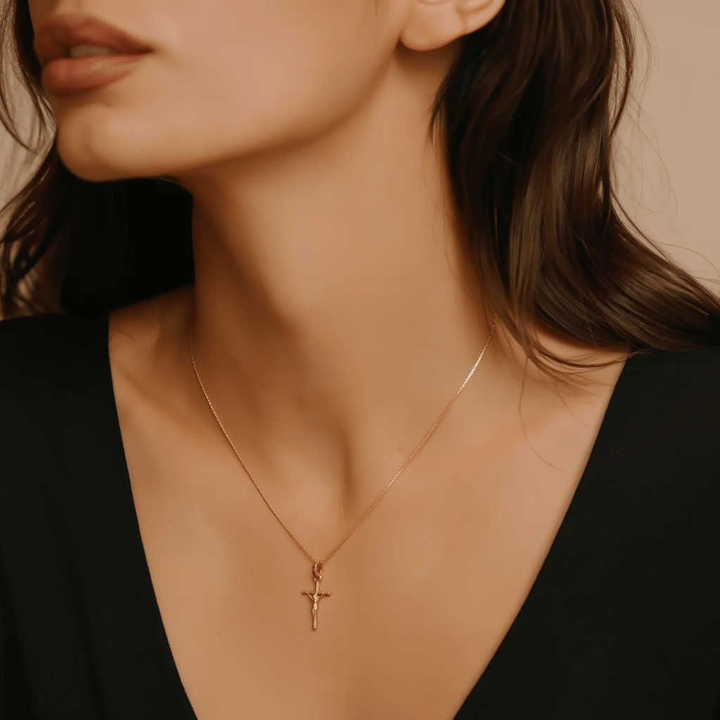 Fio em Prata Dourada com Crucifixo (45cm) - Loja do Ouro