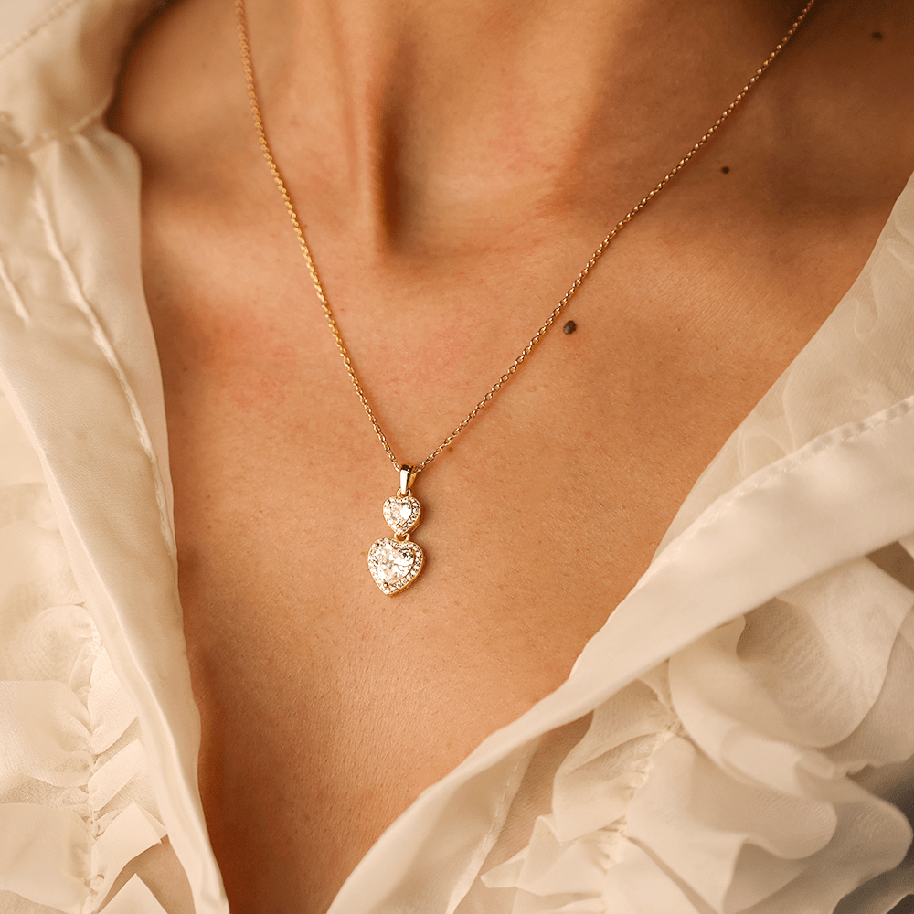 Fio em Prata Dourada com Dois Zircões Coração - Loja do Ouro