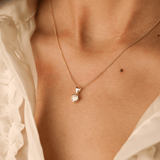 Fio em Prata Dourada com Zircão Coração - Loja do Ouro