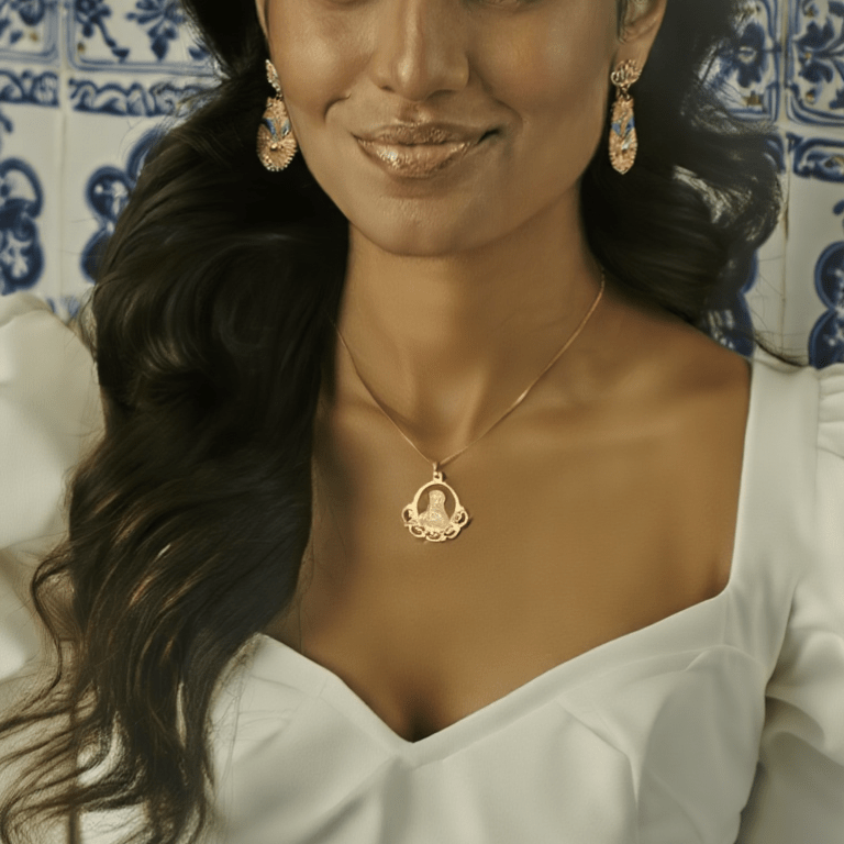 Fio Nossa Senhora de Fátima em Prata Dourada - Loja do Ouro