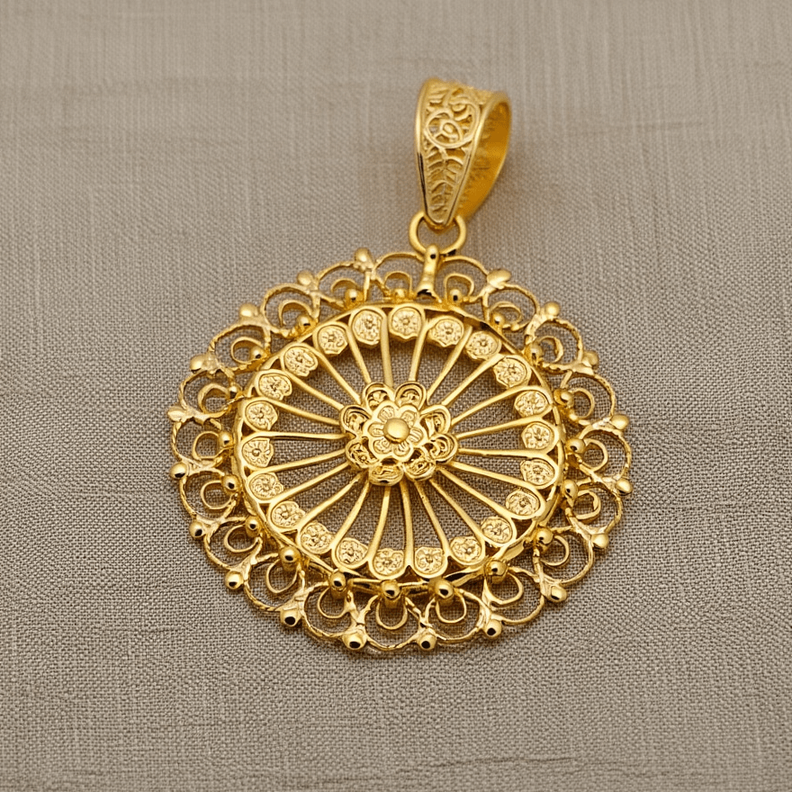 Medalha Alma do Norte em Filigrana Prata Dourada (4.7cm) - Loja do Ouro