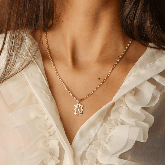 Medalha Letra N em Ouro 19kl com Efeito Raiado - Loja do Ouro