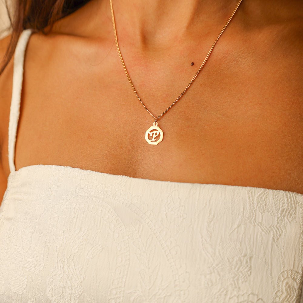 Medalha Letra P em Ouro 19kl (1.2cm) - Loja do Ouro