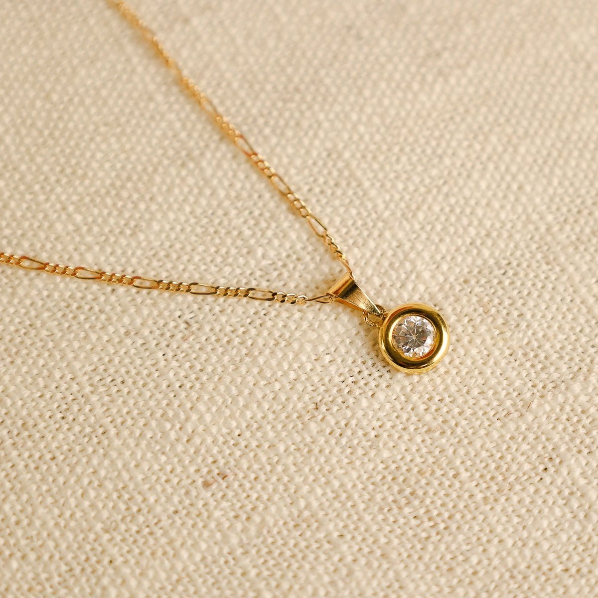 Medalha Ponto de Luz em Ouro 19kl com Zircónia (8mm) - Loja do Ouro
