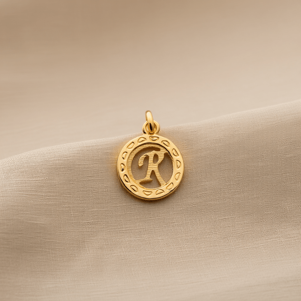 Medalha Redonda em Ouro 19kl com Letra R (1.4cm) - Loja do Ouro