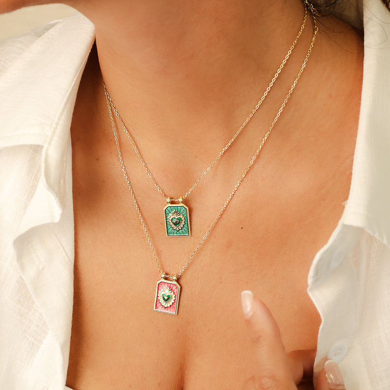 Fio Sacred Heart em Prata Dourada e Esmalte Verde