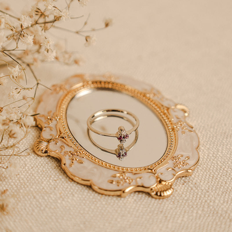 Anel em Ouro Branco 19kl com Rubi e Diamantes (T15)