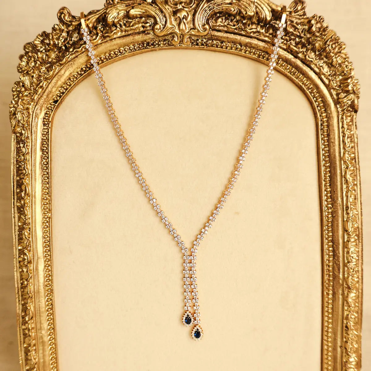 Gargantilha em Ouro 19kl com Zircónias e Lágrima Azul (44cm)