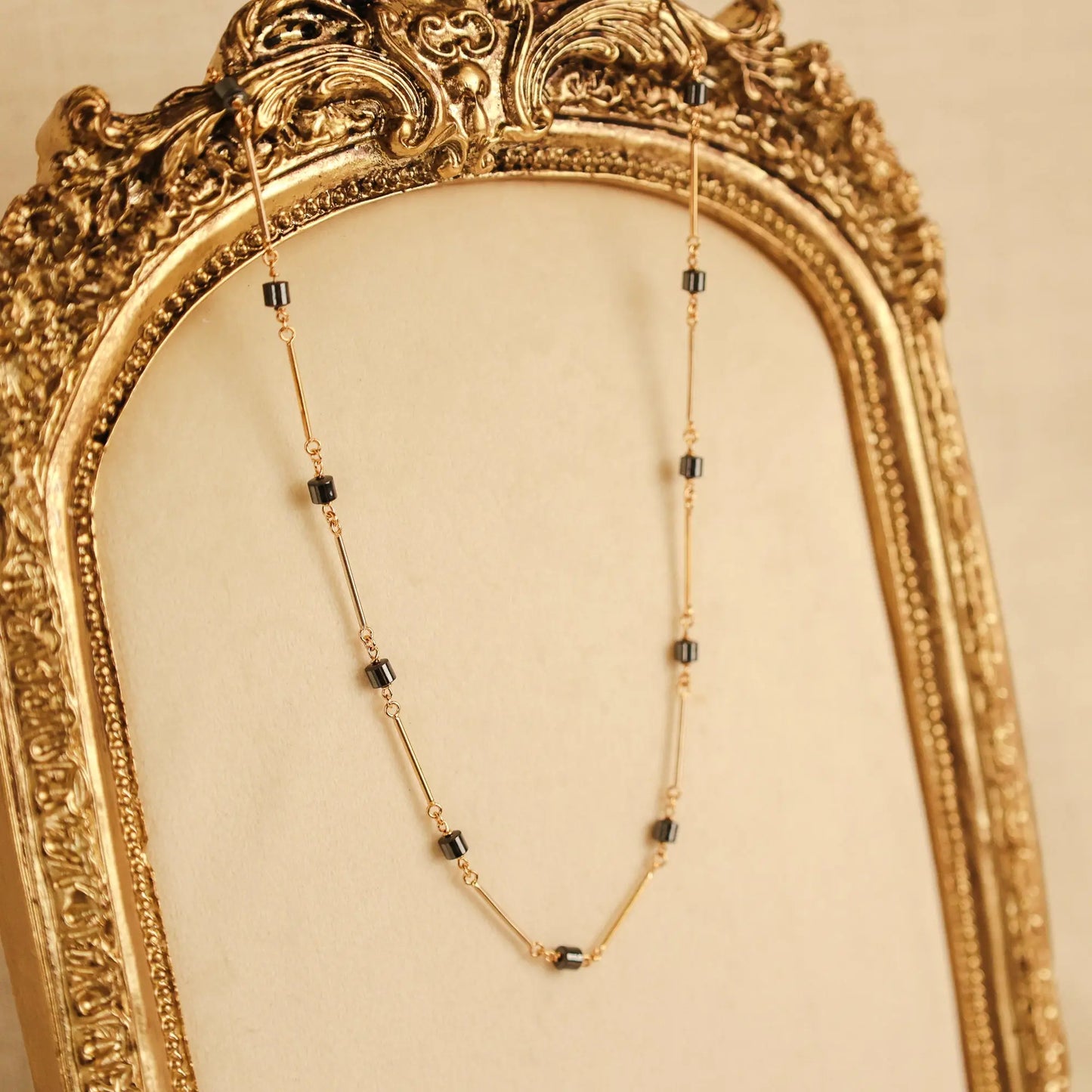 Fio em Ouro 19kl com Hematites (54cm)