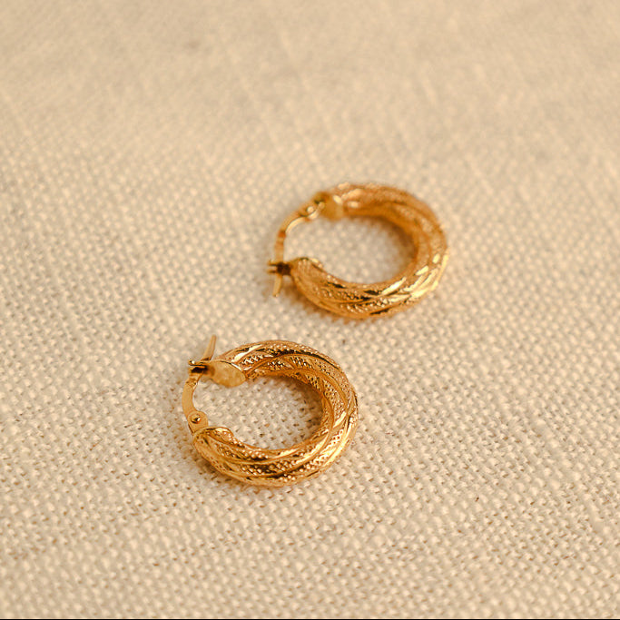 Argolas Lapidadas em Ouro 19kl (1.75cm)