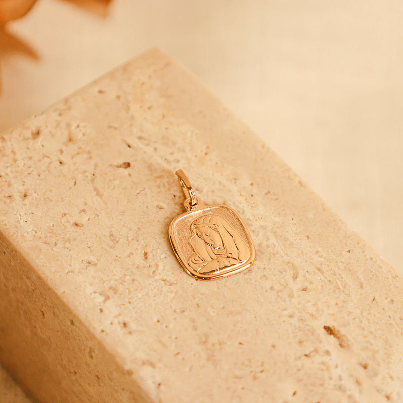 Medalha Religiosa em Ouro 19kl (1.5cm)