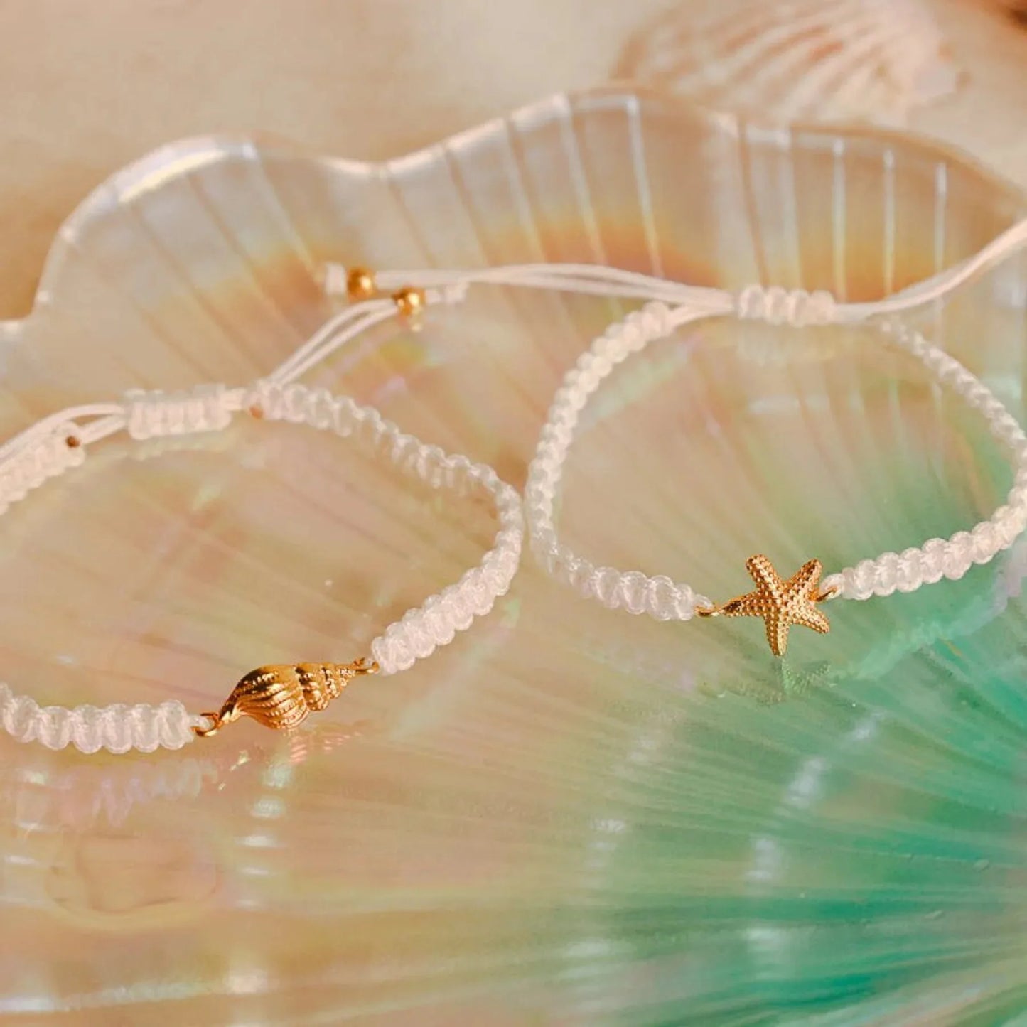 Pulseira em Nylon Branco com Estrela do Mar em Prata Dourada