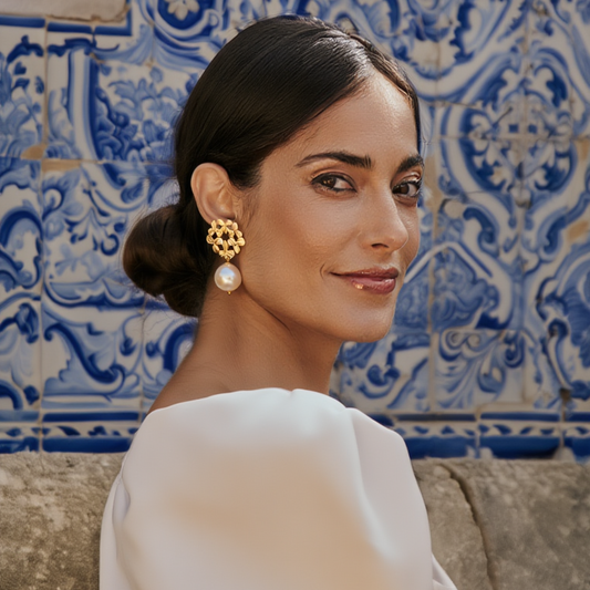 Brincos Hortência em Prata Dourada (4cm)