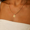 Medalha Redonda em Ouro 19kl com Letra M (1.3cm)