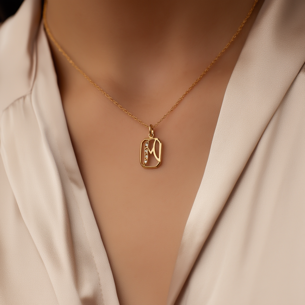 Medalha Letra M em Ouro de 19kl com Zircónias (1.4cm)