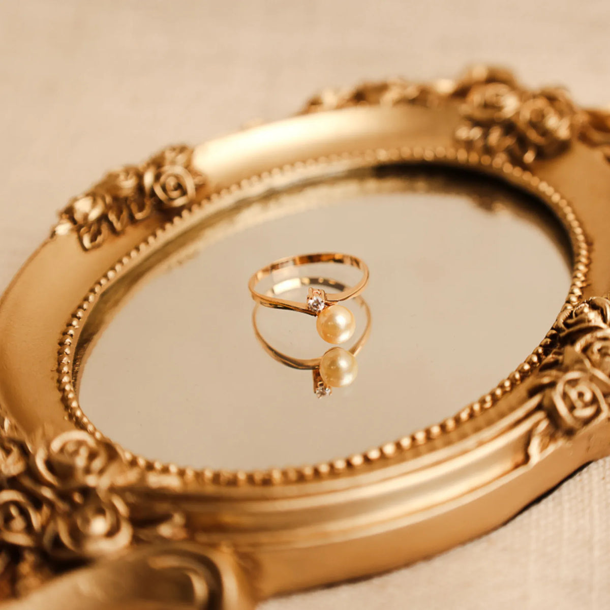 Anillo de Oro 19kl con Perla y Circonita (T20)