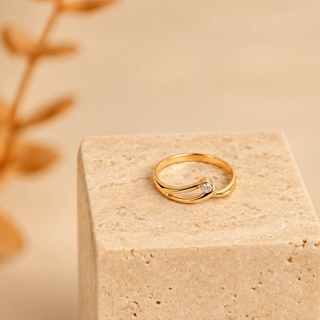 Anel Entrelaçado com Diamante (T15) em Ouro 19kl