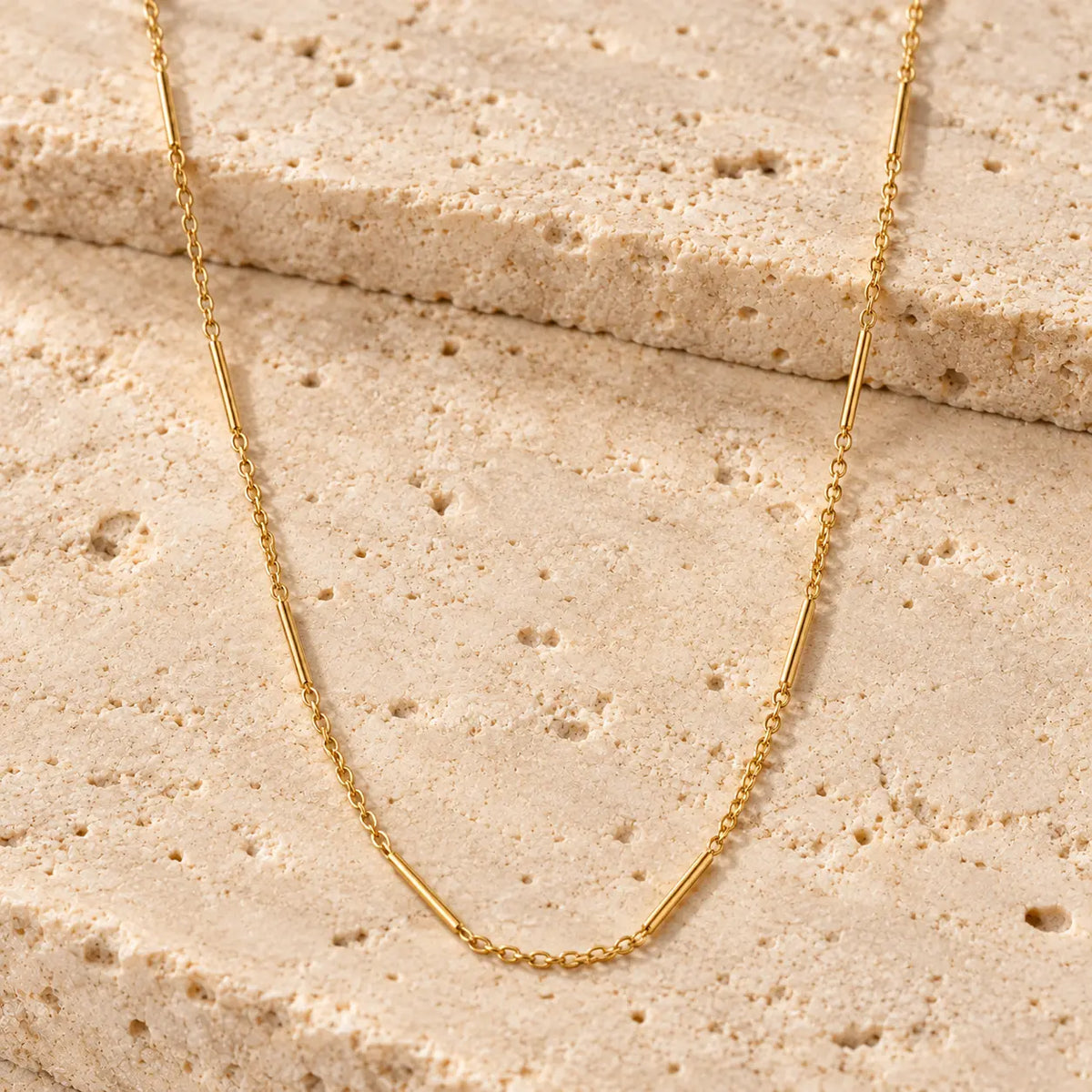 19 ct Gold Chain with Bar Details (42.7 cm)