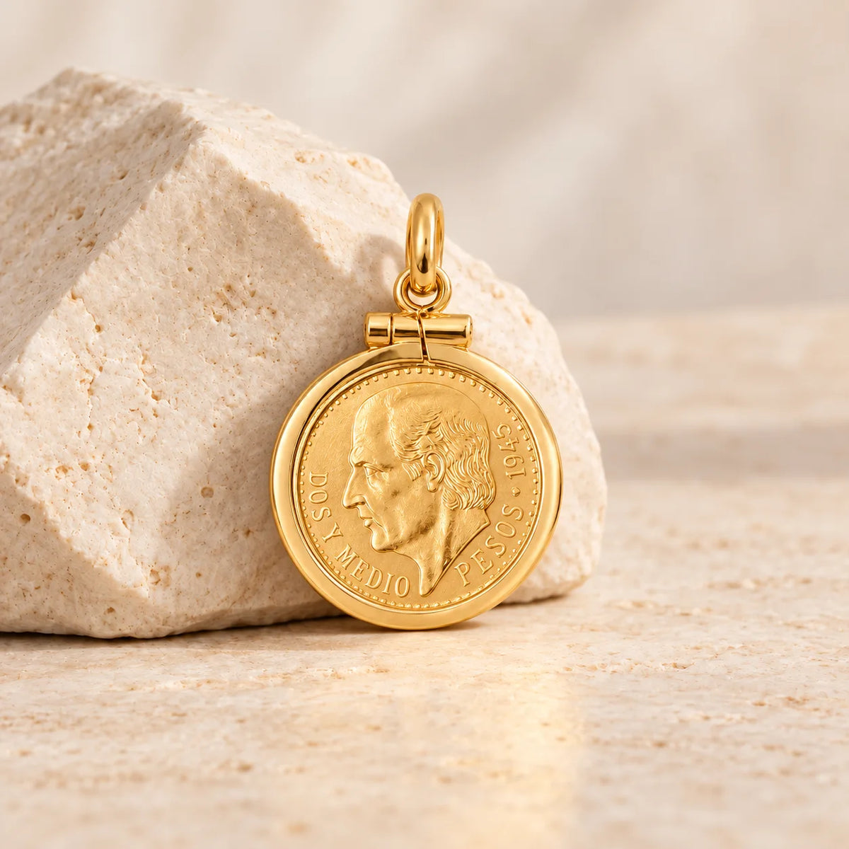 Moeda de 2.5 Pesos Mexicanos em Ouro de 21.6kl (1945) com Aro Simples 19kl
