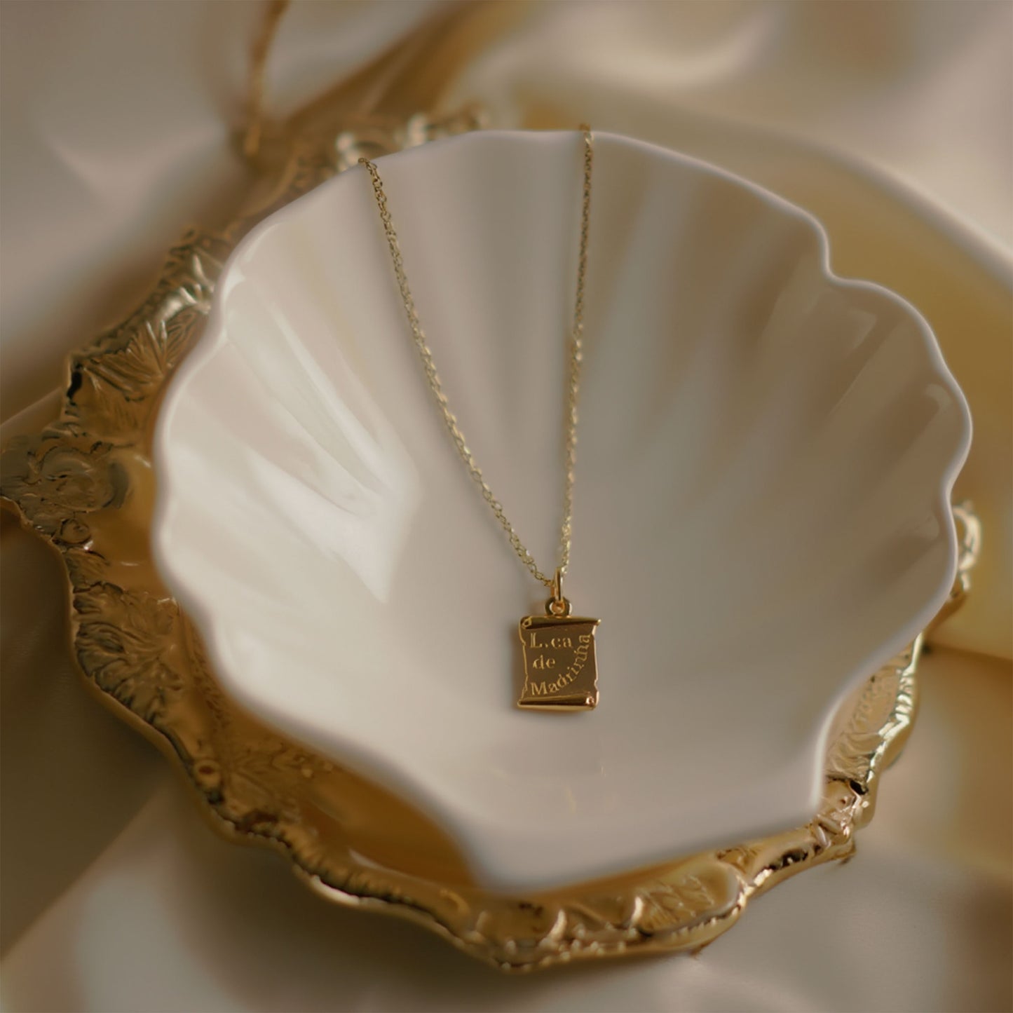 Fio em Ouro de 19kl com Medalha Lça de Madrinha