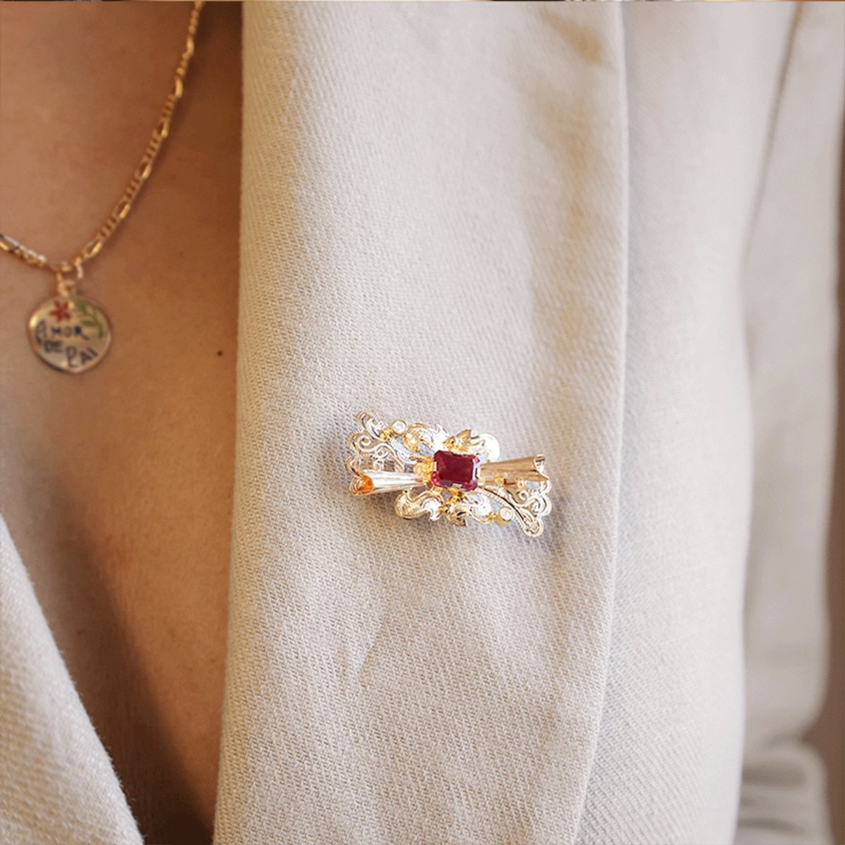 Alfinete de Peito em Ouro com Rubi e Zirconias - Loja do Ouro