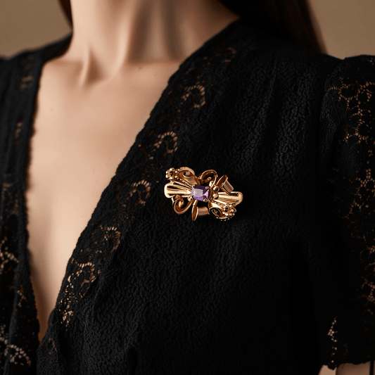 Alfinete Laço em Ouro 19kl com Tanzanite Roxa e Rubis - Loja do Ouro