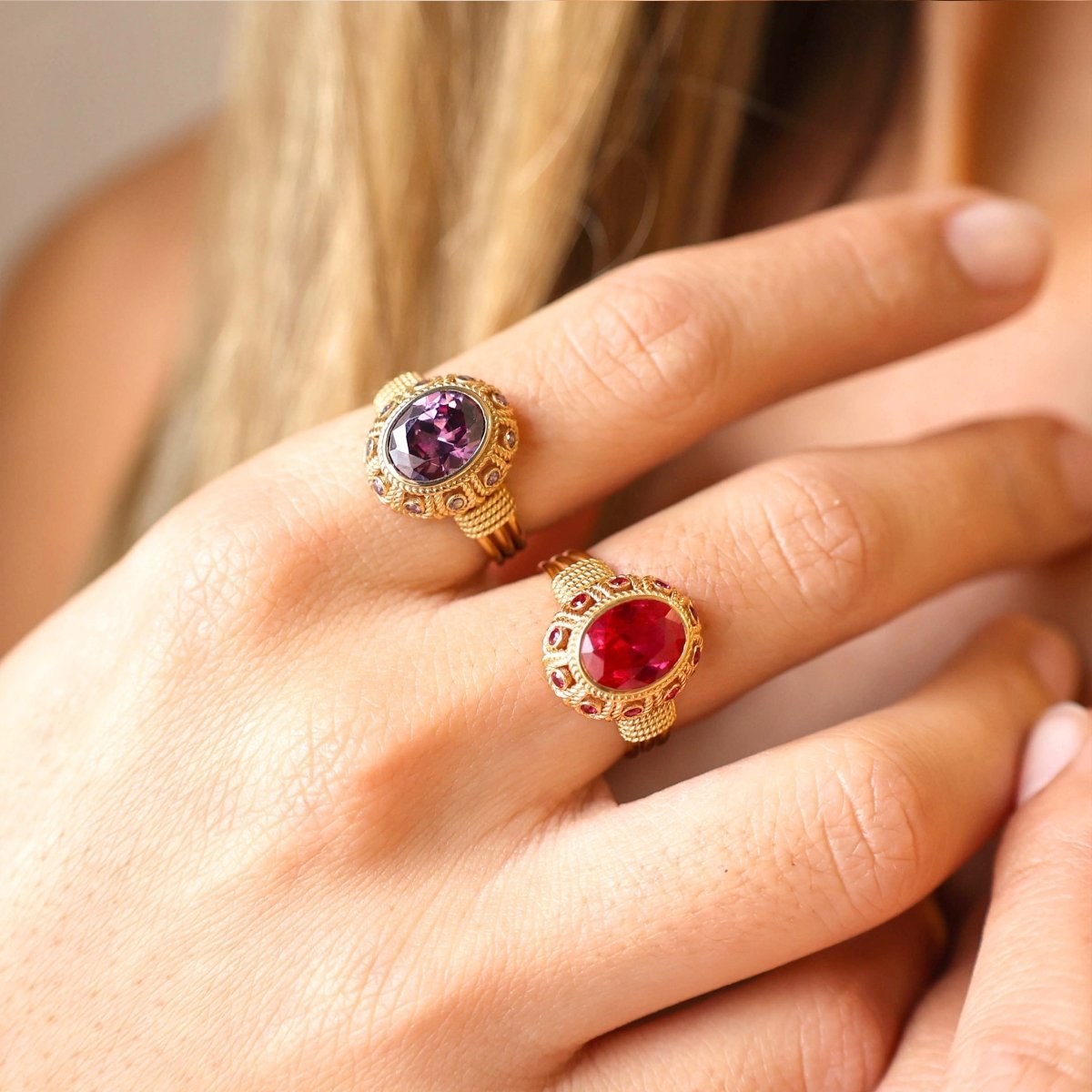 Anillo de Baronesa en oro de 19 kl con piedra amatista - Gold Store Premium